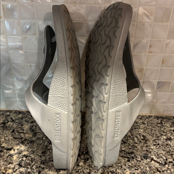 BIRKENSTOCK ESSENTIALS UNISEX GIZEH EVA SANDALS, 36 R EU, Silver Gray , 6.5-7 WM - Picture 2 of 6